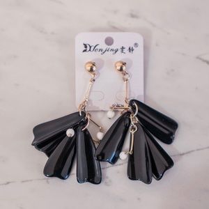 Elegant drop earrings